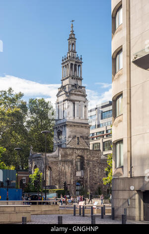 Christchurch Greyfriars Church Garden or Christ Church Newgate Street, destroyed by bombing during the Second World War. City of London, UK Stock Photo