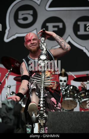 Five Finger Death Punch performing on the main stage on day 3 of the 2016 Reading Festival. Picture date: Sunday August 28, 2016 Stock Photo