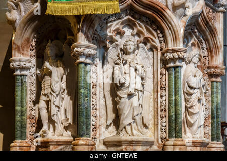 Carved pulpit in St Michael & All Angels church, Hughenden, burial place of Victorian prime minister Benjamin Disraeli Stock Photo