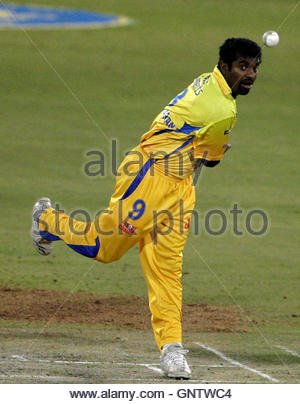 muttiah-muralitharan-of-the-chennai-super-kings-throws-the-ball-during-gntwc4.jpg