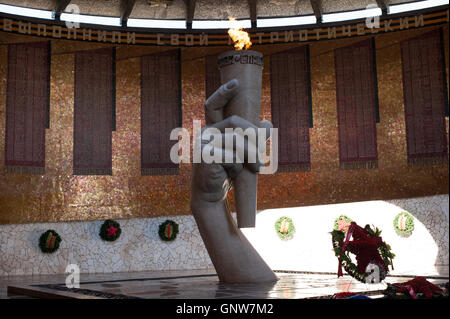 Volgograd, Russia. View of the Hall of Military Glory honor guard and the eternal flame in the historical-memorial Stock Photo