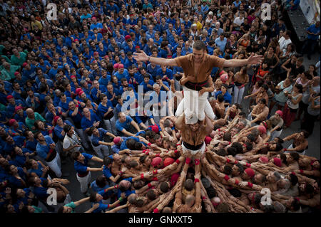 Barcelona, Catalonia, Spain. 20th Aug, 2016. Castellers (people who build human towers in Catalan) celebrate during Les Festes de Gracia. The traditional Jornada Castellera (Human Towers Day) is held in the main square of the Catalan district. © Jordi Boixareu/ZUMA Wire/Alamy Live News Stock Photo