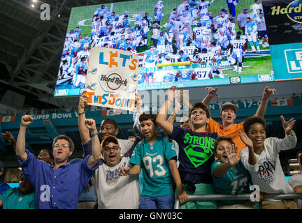 Miami Gardens, Florida, USA. 1st Sep, 2016. Dolphin fans at Hard Rock Stadium in Miami Gardens, Florida on September 1, 2016. © Allen Eyestone/The Palm Beach Post/ZUMA Wire/Alamy Live News Stock Photo