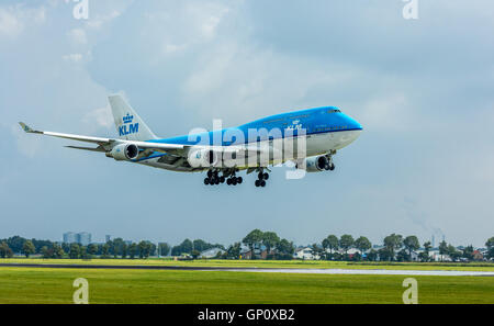 Polderbaan Schiphol Airport, the Netherlands - August 20, 2016: KLM Air France Boeing 747 landing at Amsterdam Schiphol Airport Stock Photo