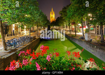 Night canal, Oude Kerk church, Delft, Netherlands Stock Photo