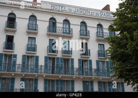 The facade of the Hotel du Jardin et du Parc in Neris Les Bains Stock Photo