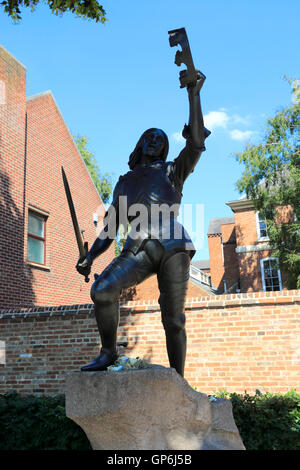 King Richard III Statue, Leicester Cathedral , Leicester City, Leicestershire, England; Britain; UK Stock Photo