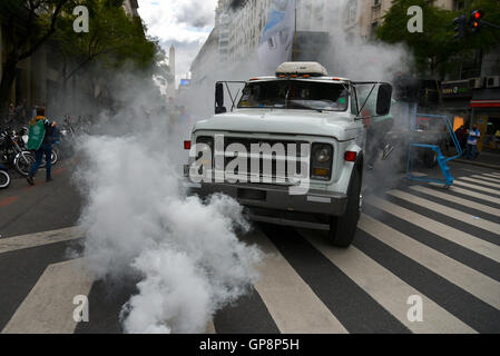 Buenos Aires, Argentina. 2nd Sep, 2016. Worker unions gather in Buenos Aires, Argentina to protest against dismissals, tax rising and inflation. Stock Photo