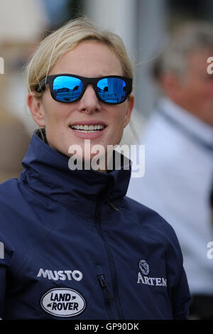 Stamford, Lincolnshire, UK. 3rd September 2016, Zara Phillips attends the Cross Country Phase on Day 3 of the 2016 Land Rover Burghley Horse Trials, Stamford, United Kingdom. Credit:  Jonathan Clarke/Alamy Live News Stock Photo