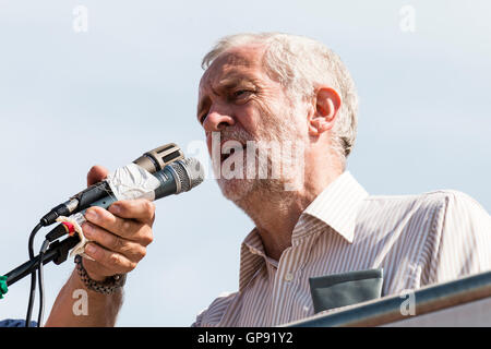 Jeremy Corbyn, UK opposition leader and head of the labour party, addressing a rally at Ramsgate. Low angle view close up of face as he speaks into a microphone. Stock Photo