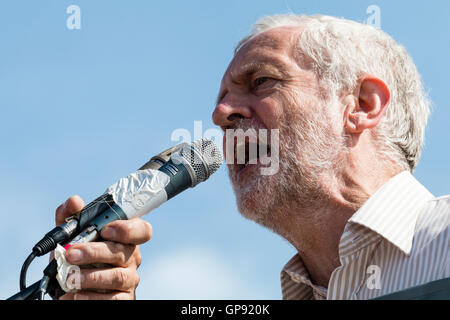 Jeremy Corbyn, UK opposition leader and head of the labour party, addressing a rally at Ramsgate. Low angle view close up of face as he speaks into a microphone. Stock Photo