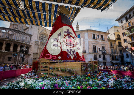 Valencia, Spain - March 16, 2008 - The Fallas Festival, feast of Saint Joseph with the floral offering to the Virgin Mary Stock Photo