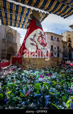 Valencia, Spain - March 16, 2008 - The Fallas Festival, feast of Saint Joseph with the floral offering to the Virgin Mary Stock Photo