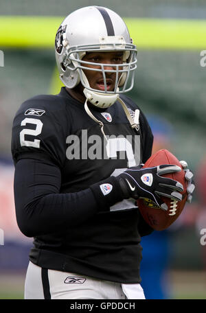 Oakland Raiders' quarterback JaMarcus Russell, #2, prepares to throw ...