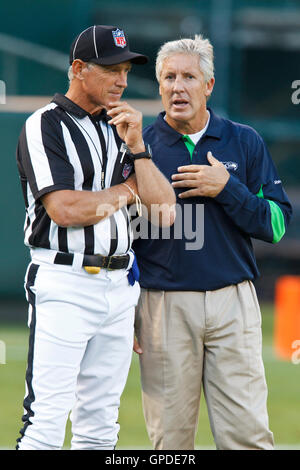 Back judge Steve Freeman signals during the Philadelphia Eagles