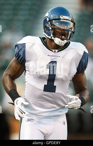 September 12, 2010; Seattle, WA, USA; Seattle Seahawks wide receiver Mike  Williams (17) during the first quarter against the San Francisco 49ers at  Qwest Field. Seattle defeated San Francisco 31-6 Stock Photo - Alamy