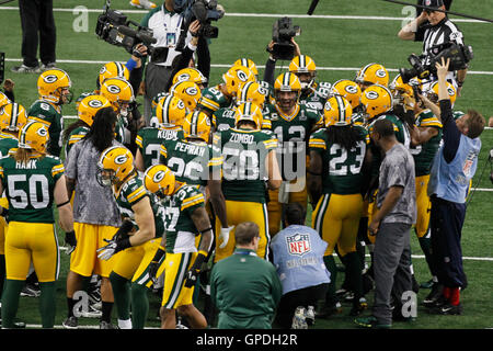 Pittsburgh Steelers quarterback Aaron Rodgers (8) celebrates after a ...