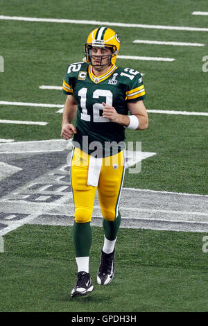 Pittsburgh Steelers quarterback Aaron Rodgers (8) reacts after throwing ...