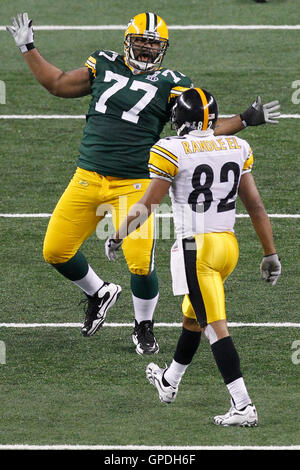 Pittsburgh Steelers Troy Polamalu (43) is congratulated by teammates Russ  Stuvaints (33) and Antwaan Randle El (82) after an interception of New York  Jets quarterback Chad Pennington during the first half of