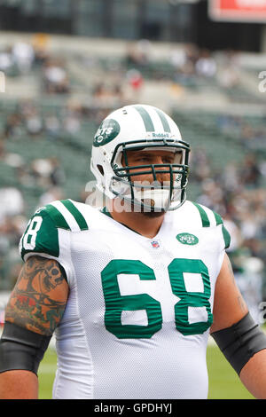 Sep 25, 2011; Oakland, CA, USA; New York Jets quarterback Mark Brunell (8)  warms up before the game against the Oakland Raiders at O.co Coliseum.  Oakland defeated New York 34-24 Stock Photo - Alamy