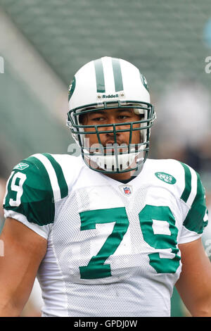 Sep 25, 2011; Oakland, CA, USA; New York Jets quarterback Mark Brunell (8)  warms up before the game against the Oakland Raiders at O.co Coliseum.  Oakland defeated New York 34-24 Stock Photo - Alamy