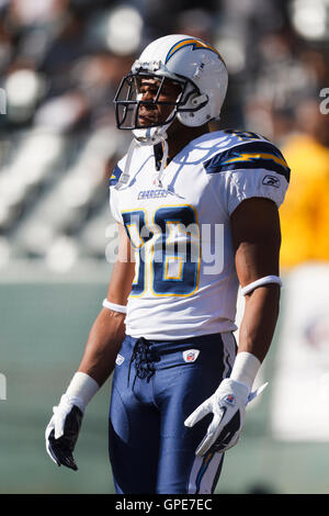 San Diego Chargers receiver Vincent Jackson, right, watches as New York  Jets cornerback Darrelle Revis pulls in the ball for an interception during  the second half of an AFC Divisional Playoff game.