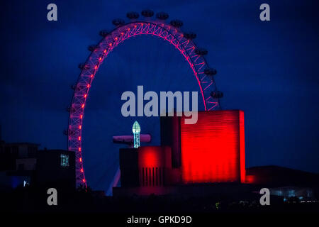 London, UK. 4th September, 2016. London Eye is illuminated red to mark 350th year anniversary of the Great Fire of London 1666 Credit:  Guy Corbishley/Alamy Live News Stock Photo