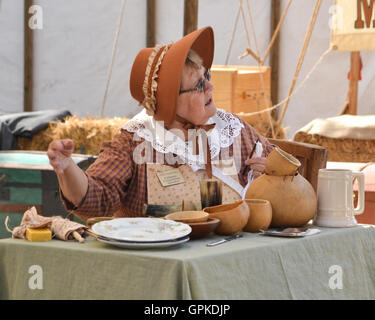 Sacramento, California, USA. 4 September 2016. Performer and Living History specialist at Gold Rush Days in Old Sacramento. The festival runs through labor day every year and features displays, performers and activities related to the Gold Rush in California Credit:  AlessandraRC/Alamy Live News Stock Photo