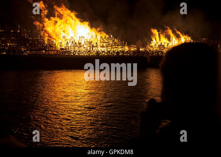 London, UK. 5th September 2016 - a 120 metre replica of London is being burnt on the 350th anniversary of the Great Fire of London in 1666 Credit:  Nathaniel Noir/Alamy Live News Stock Photo