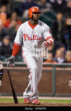 Philadelphia Phillies' Ryan Howard hits a three-run home run in the first  inning off a pitch from New York Yankees' Mike Mussina at Citizens Bank  Park in Philadelphia, Pennsylvania, on Tuesday, June