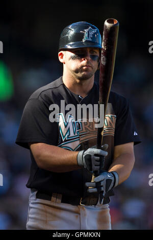 July 28, 2010; San Francisco, CA, USA; San Francisco Giants shortstop Edgar  Renteria (16) at bat