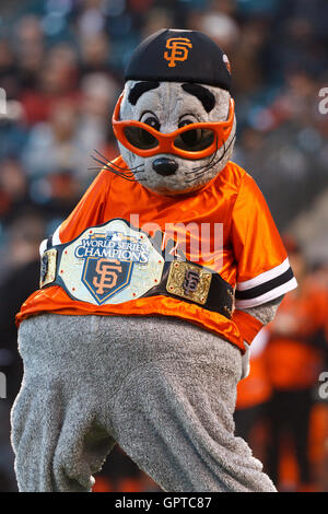 Lou seal hi-res stock photography and images - Alamy