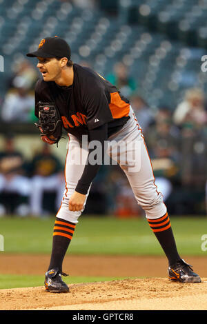 Giants vs. Tigers, World Series: Tim Lincecum, Barry Zito paint surreal Cy  Young comeback picture - SB Nation Bay Area