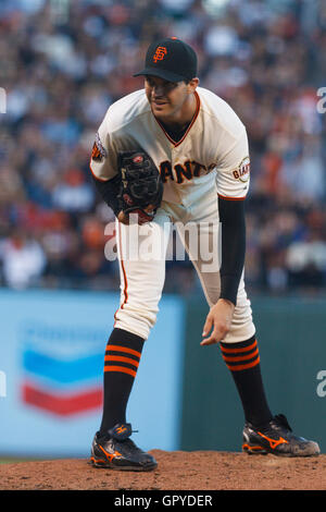 Giants vs. Tigers, World Series: Tim Lincecum, Barry Zito paint surreal Cy  Young comeback picture - SB Nation Bay Area