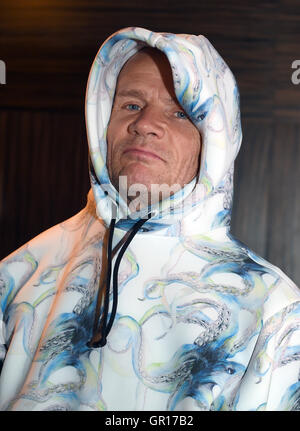 Berlin, Germany. 5th Sep, 2016. Basist with teh US band Red Hot Chili Peppers, Flea (Michael Peter Balzary), poses in Berlin, Germany, 5 September 2016. Before the start of their German tour in November, the Red Hot Chili Peppers are playing an exclusive concert in Berlin on 06.09.2016. PHOTO: BRITTA PEDERSEN/DPA/Alamy Live News Stock Photo