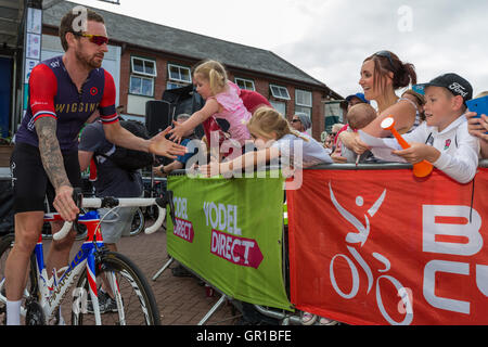Congleton Cheshire, UK. 6th September, 2016. Sir Bradley Wiggins greets fans in Congleton at the start of Stage 3 of the 2016 Tour of Britain Credit:  Michael Buddle/Alamy Live News Stock Photo