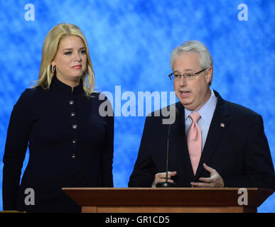 Tampa Bay, Florida, USA. 29th Aug, 2012. Attorneys General Pam Bondi of Florida, left, and Sam Olens of Georgia make remarks at the 2012 Republican National Convention in Tampa Bay, Florida on Wednesday, August 29, 2012. Credit: Ron Sachs/CNP. © Ron Sachs/CNP/ZUMA Wire/Alamy Live News Stock Photo