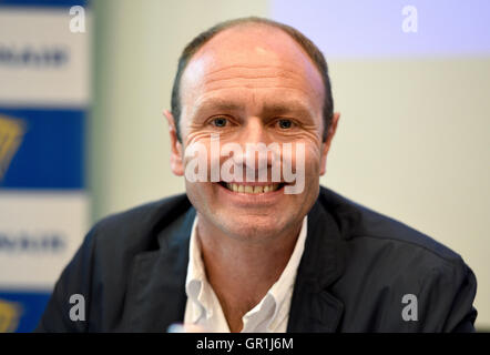 Berlin, Germany. 6th Sep, 2016. Chief Marketing Officer Kenny Jacobs, photogrpahed during a press conference of Ryanair airline in Berlin, Germany, 6 September 2016. PHOTO: RAINER JENSEN/dpa/Alamy Live News Stock Photo