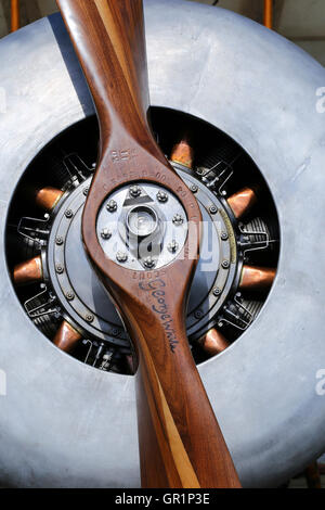 Aircraft engine with wooden propeller Stock Photo - Alamy