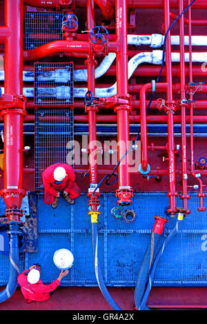 Southampton oiler fuel lines topping up fueling Aurora Stock Photo