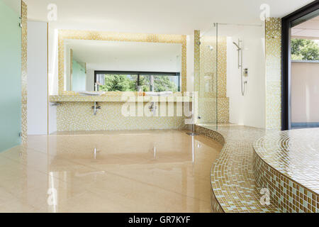 interior modern villa, beautiful bathroom Stock Photo