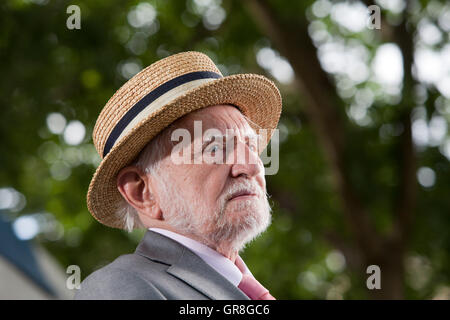 Sir Stanley William Wells CBE, the British Shakespearean scholar at the Edinburgh International Book Festival. Edinburgh, Scotland. 27th August 2016 Stock Photo