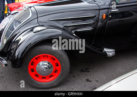 Фото 302 пежо