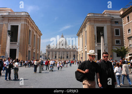 Priests in St. Peter's Basilica, Vatican City, Rome Lazio Italy Stock Photo