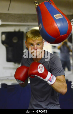Barnsley based boxer Andy Townend training at the Empress Gym, Mexborough, South Yorkshire, UK. Stock Photo