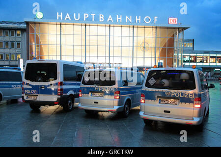 Police Showing Presence At Cologne Central Railway Station After Violent New Year S Eve Stock Photo