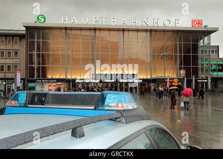 Police Showing Presence At Cologne Central Railway Station After Violent New Year S Eve Stock Photo