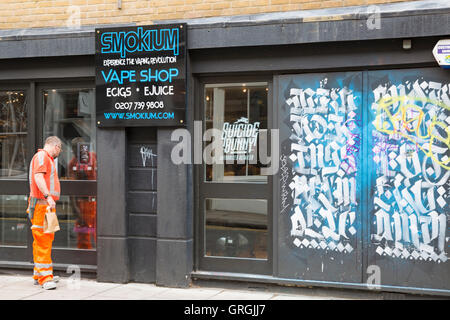 Vape shop sign hi-res stock photography and images