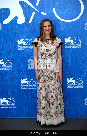 Venice, Italy. 7th Sep, 2016. Actress Natalie Portman attends a photocall for the movie 'Jackie' in competition at the 73rd Venice Film Festival in Venice, Italy, Sept. 7, 2016. Credit:  Jin Yu/Xinhua/Alamy Live News Stock Photo