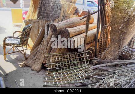 Cairo, Egypt. 7th Sep, 2016. Straw-traditional products are seen, in Cairo, Egypt, on September 7, 2016 Credit:  Amr Sayed/APA Images/ZUMA Wire/Alamy Live News Stock Photo